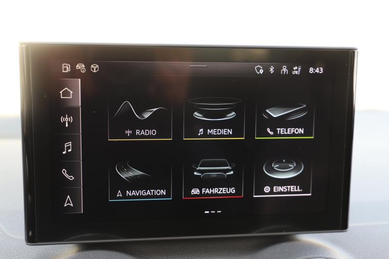 Audi Q2 35 TFSI admired