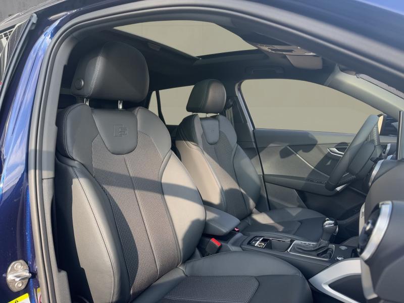 Audi Q2 35 TFSI admired