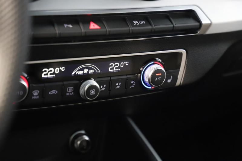 Audi Q2 35 TFSI admired