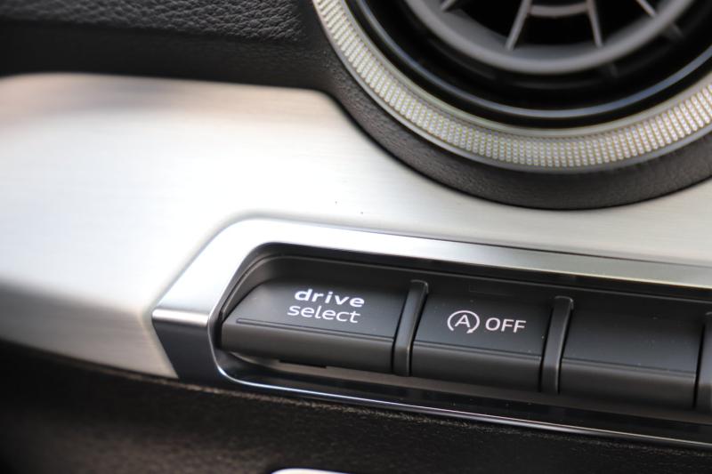 Audi Q2 35 TFSI admired