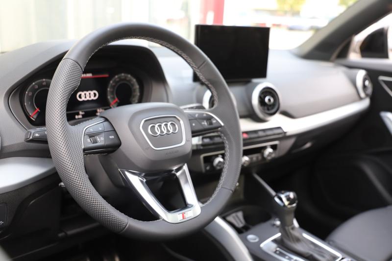 Audi Q2 35 TFSI admired