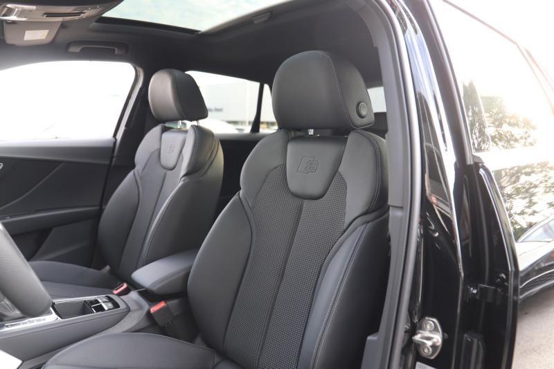 Audi Q2 35 TFSI admired