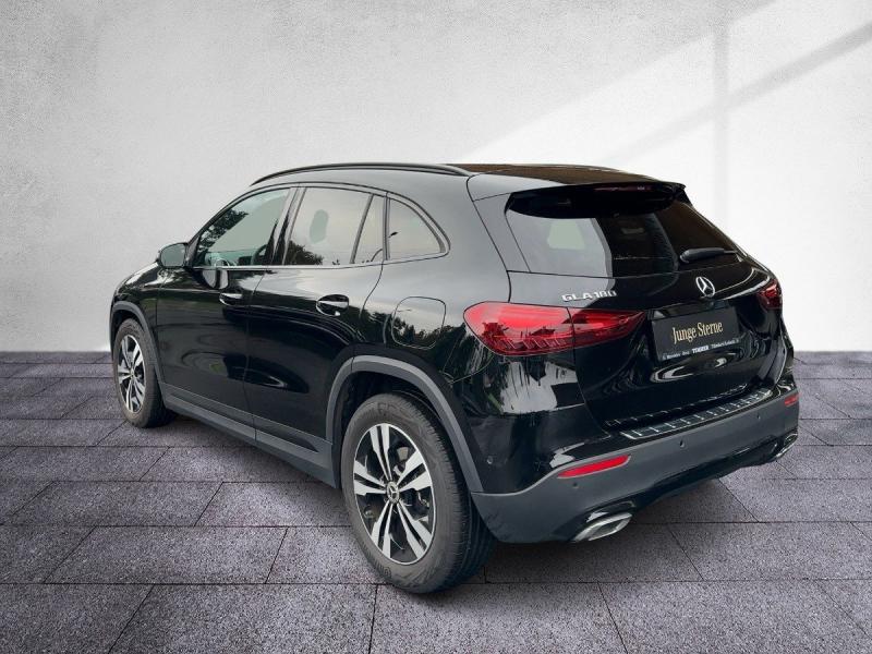 MERCEDES-BENZ GLA 180 Progressive