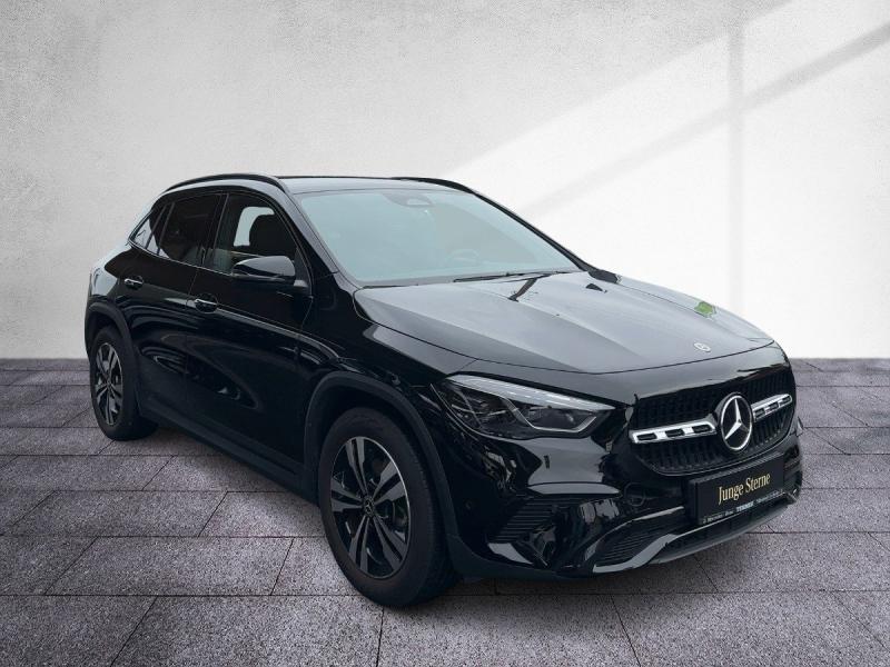 MERCEDES-BENZ GLA 180 Progressive