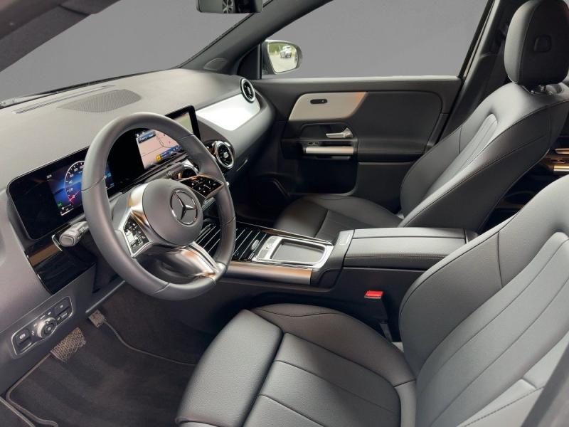 MERCEDES-BENZ GLA 180 Progressive