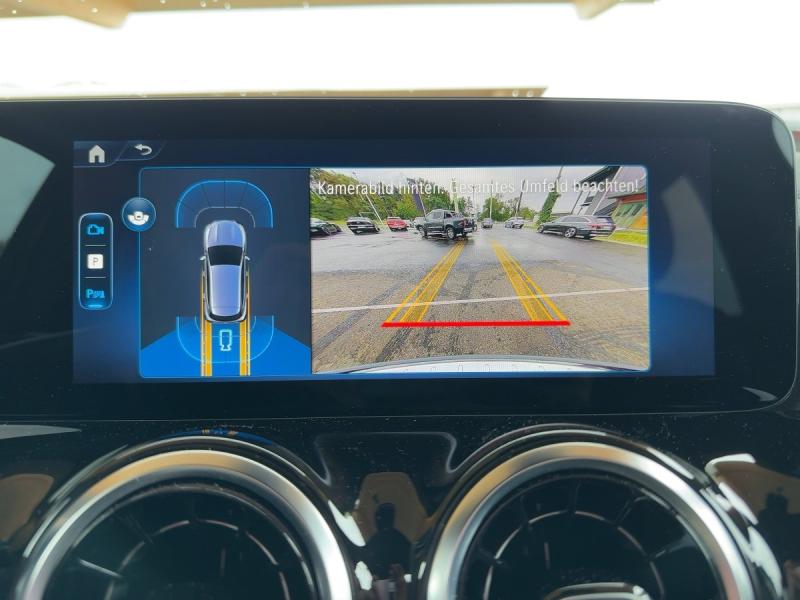 MERCEDES-BENZ GLA 180 Progressive