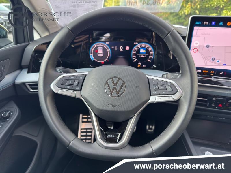 VW Golf Life TSI