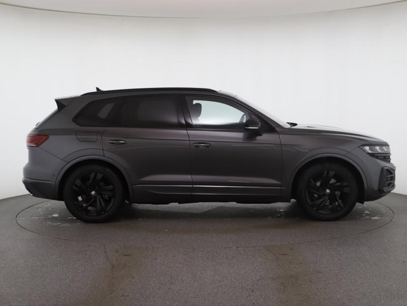 VW Touareg R-Line TDI 4MOTION