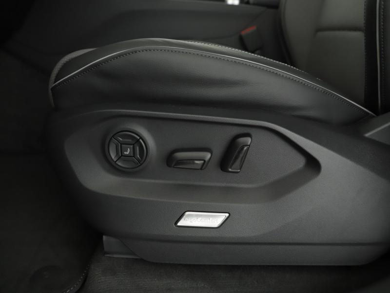 VW Touareg R-Line TDI 4MOTION