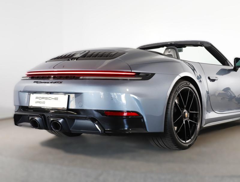 Porsche 911 Carrera 4 GTS Cabriolet
