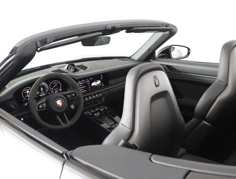 Porsche 911 Carrera 4 GTS Cabriolet