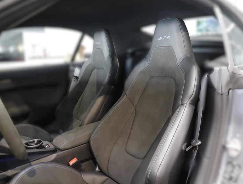 Porsche 911 Carrera 4 GTS Cabriolet