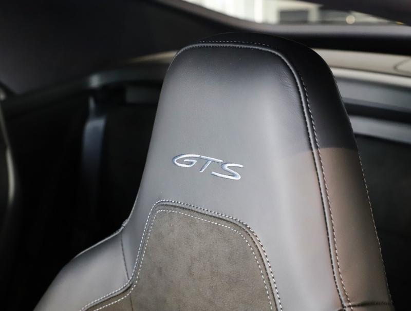 Porsche 911 Carrera 4 GTS Cabriolet