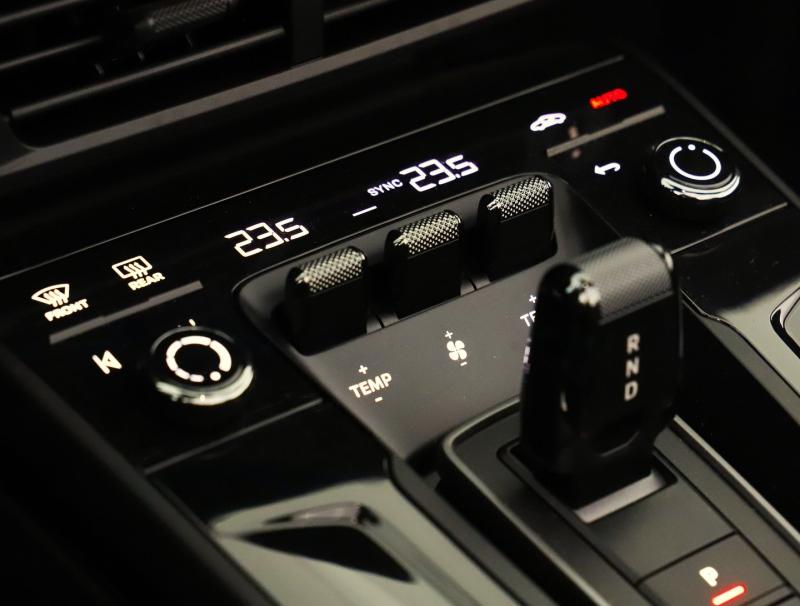 Porsche 911 Carrera 4 GTS Cabriolet