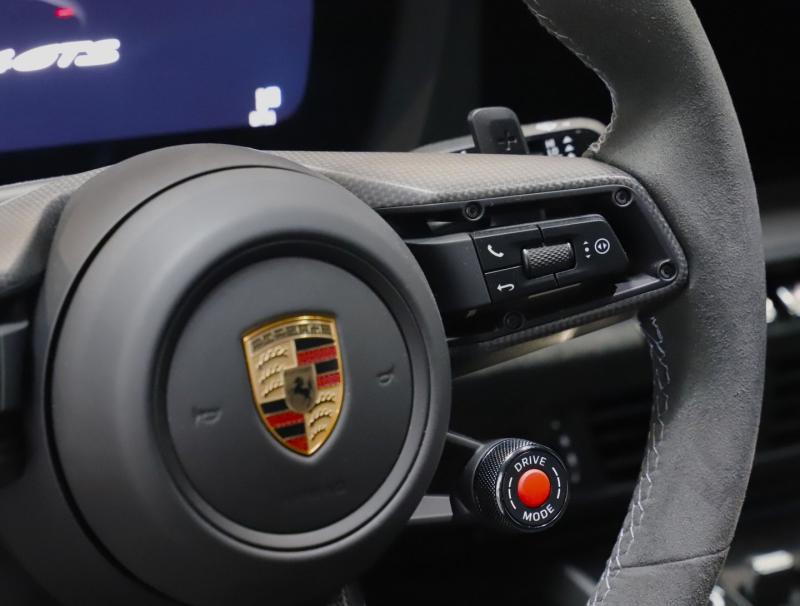 Porsche 911 Carrera 4 GTS Cabriolet