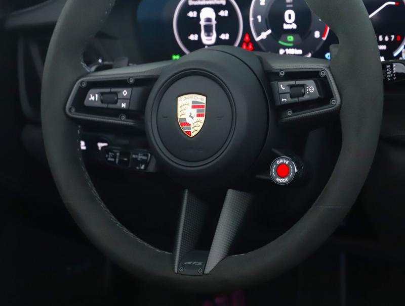 Porsche 911 Carrera 4 GTS Cabriolet