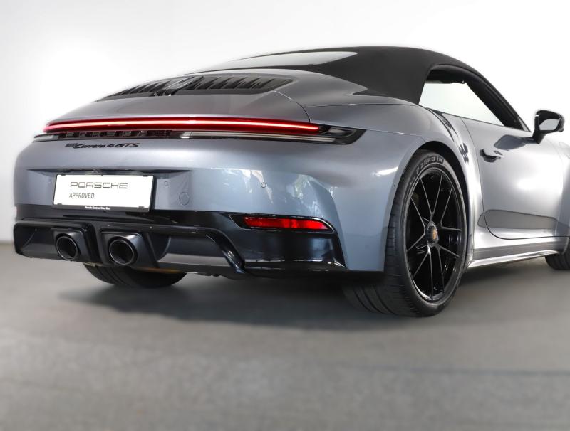 Porsche 911 Carrera 4 GTS Cabriolet