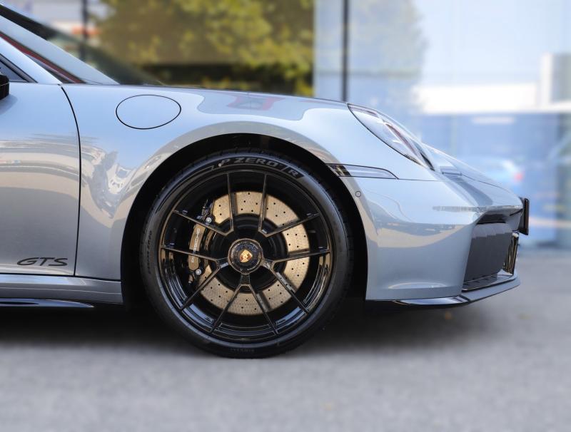 Porsche 911 Carrera 4 GTS Cabriolet