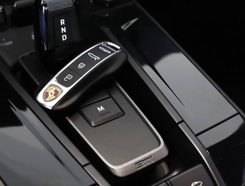 Porsche 911 Carrera 4 GTS Cabriolet