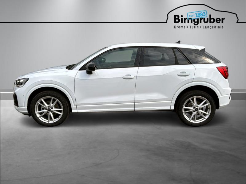 Audi Q2 30 TFSI admired