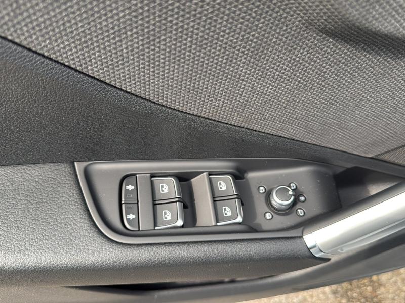 Audi Q2 30 TFSI admired