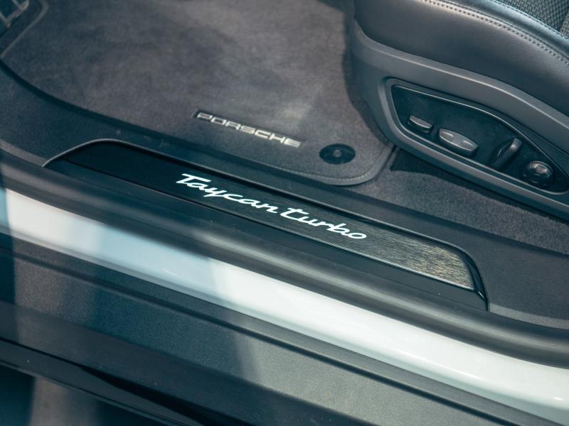 Porsche Taycan Turbo Sport Turismo
