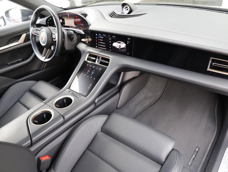 Porsche Taycan Turbo