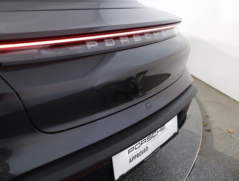 Porsche Taycan Turbo