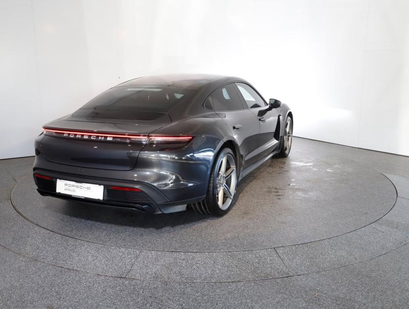 Porsche Taycan Turbo