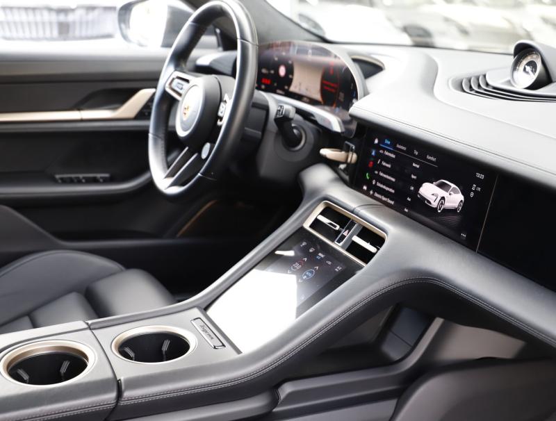 Porsche Taycan Turbo