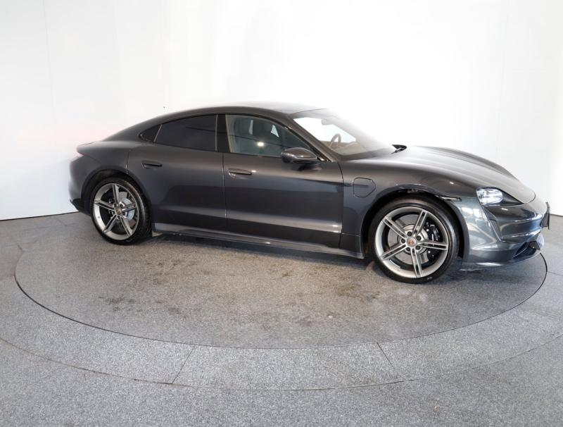 Porsche Taycan Turbo