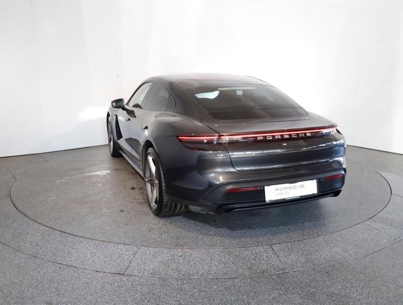 Porsche Taycan Turbo