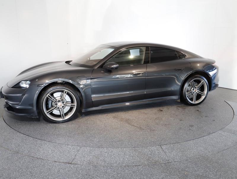 Porsche Taycan Turbo