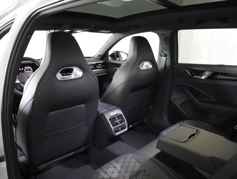 VW Passat Variant Sport eHybrid 150kW