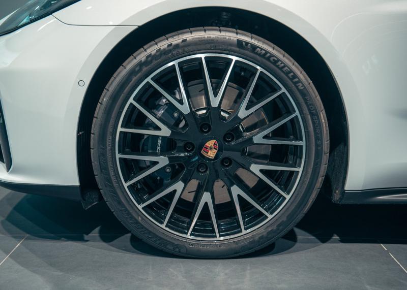 Porsche Panamera 4 E-Hybrid
