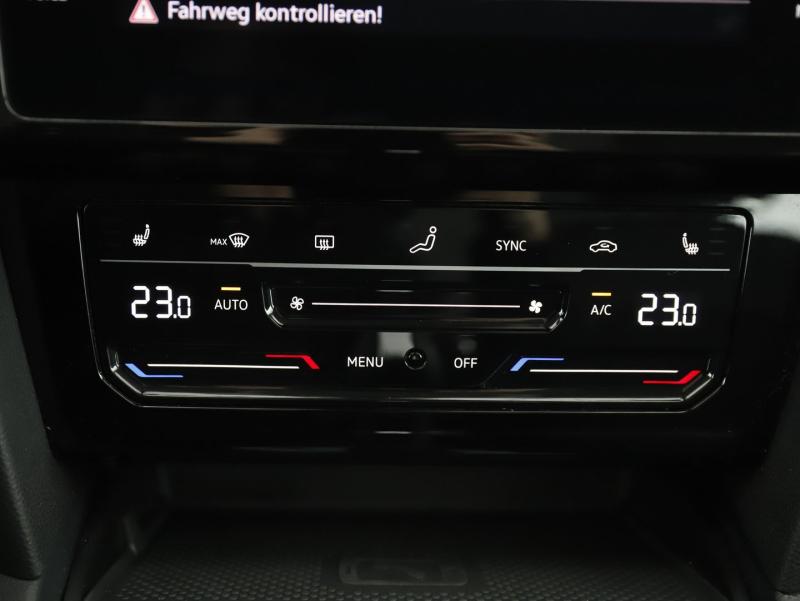 VW Passat Variant Elegance TDI 4MOTION DSG