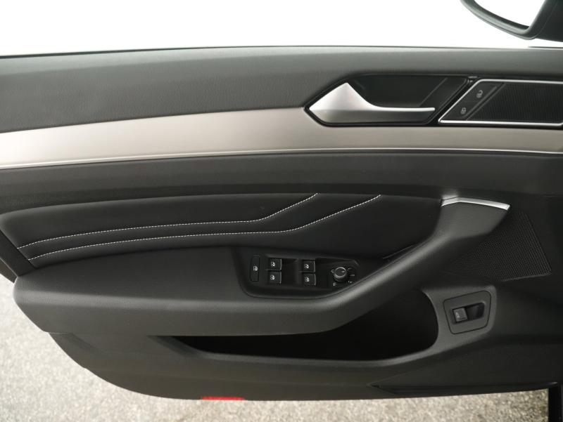 VW Passat Variant Elegance TDI 4MOTION DSG