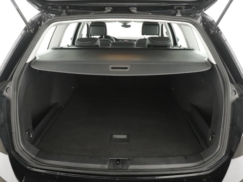 VW Passat Variant Elegance TDI 4MOTION DSG