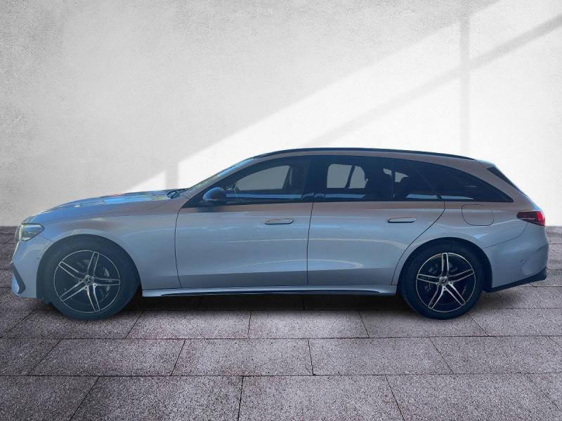 MERCEDES-BENZ E 300 de 4MATIC T-Modell mit EQ Hybrid Technologie Österreich-Edition