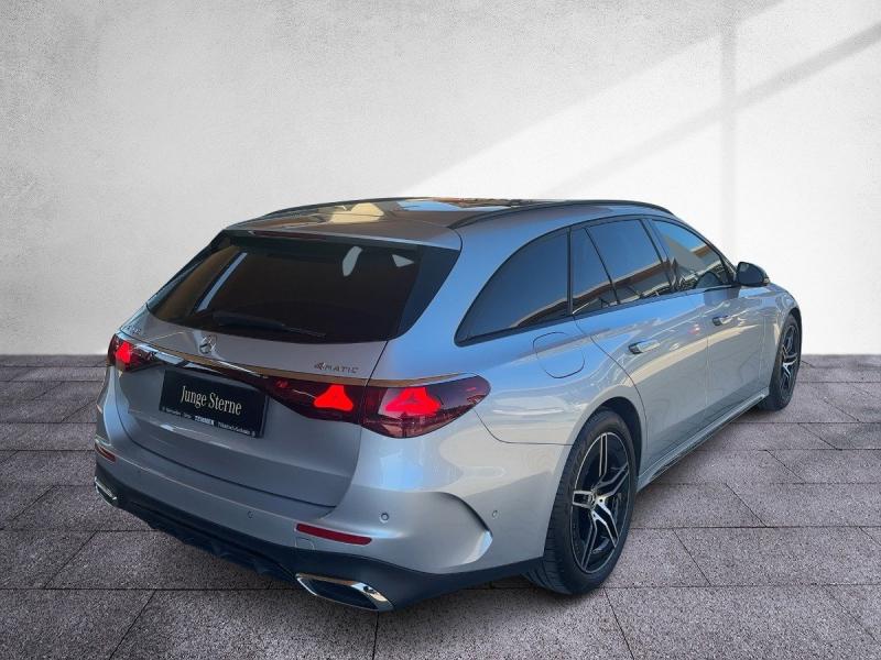MERCEDES-BENZ E 300 de 4MATIC T-Modell mit EQ Hybrid Technologie Österreich-Edition
