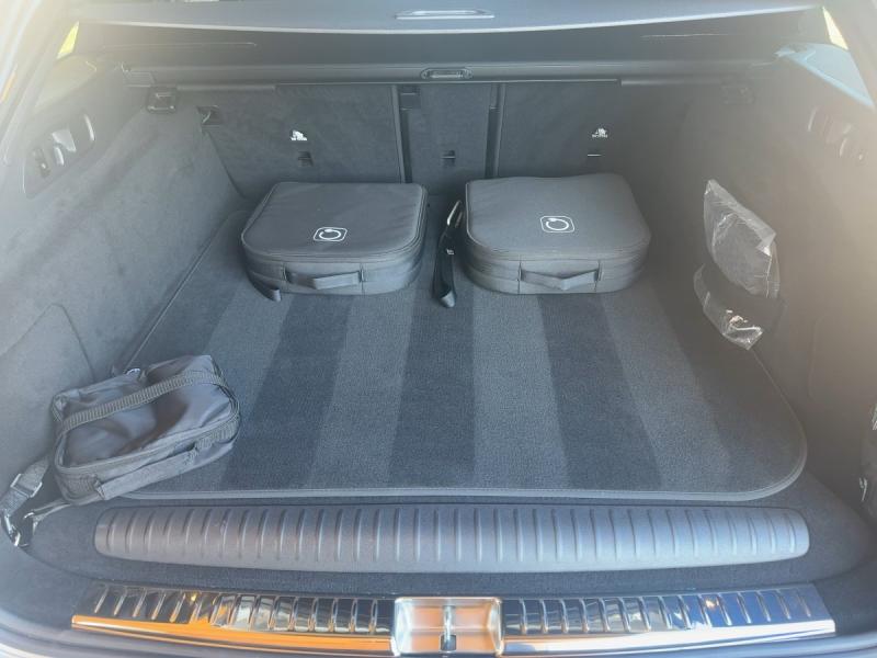 MERCEDES-BENZ E 300 de 4MATIC T-Modell mit EQ Hybrid Technologie Österreich-Edition