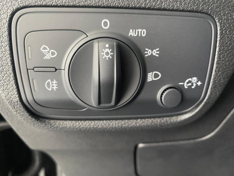 Audi Q2 30 TFSI admired