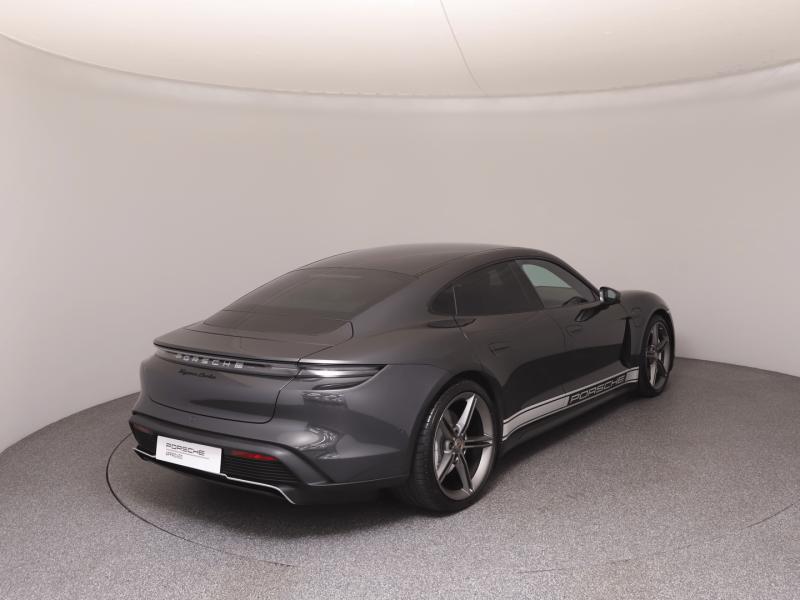 Porsche Taycan Turbo