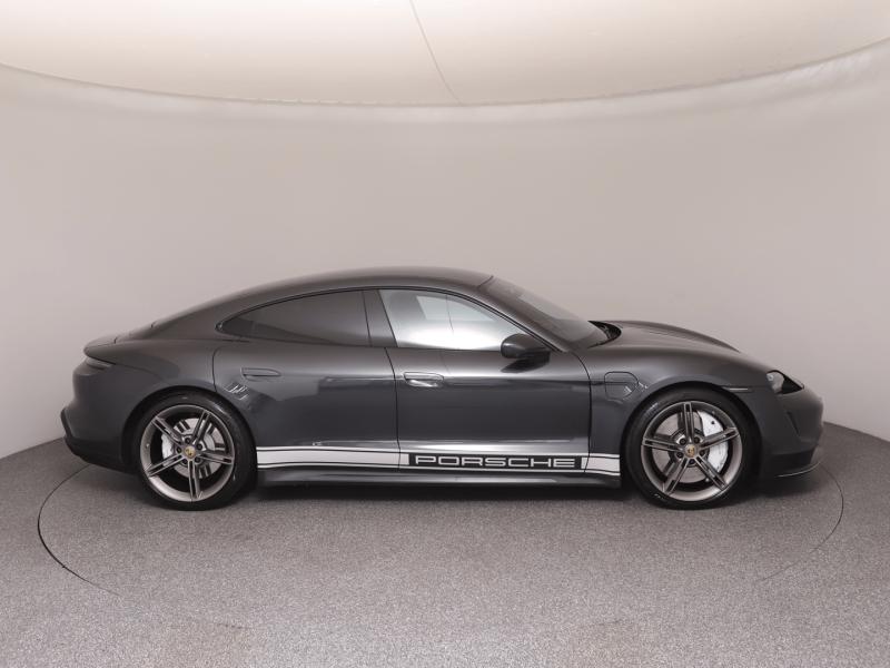 Porsche Taycan Turbo