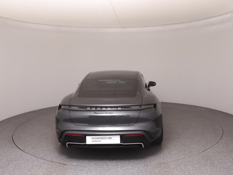 Porsche Taycan Turbo