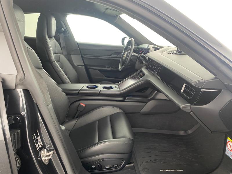 Porsche Taycan Turbo