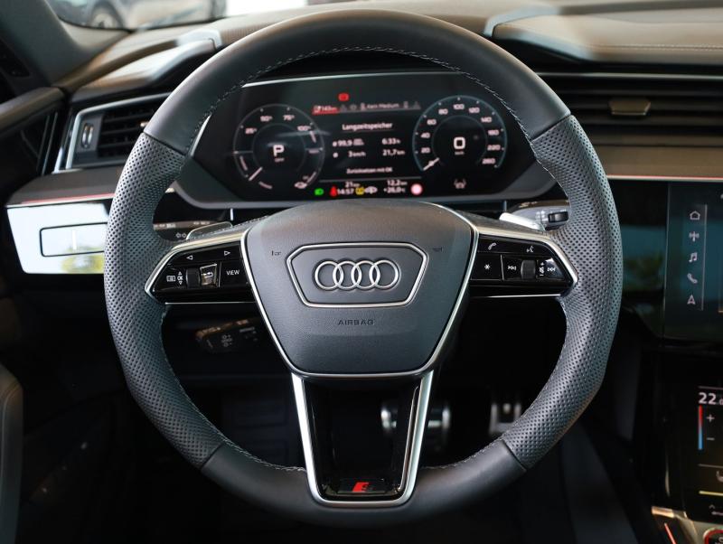 Audi SQ8 e-tron quattro
