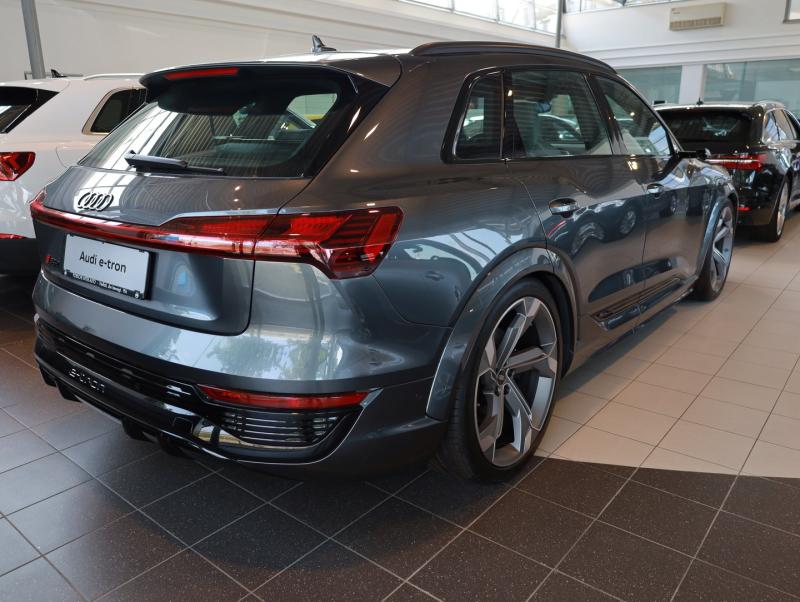 Audi SQ8 e-tron quattro