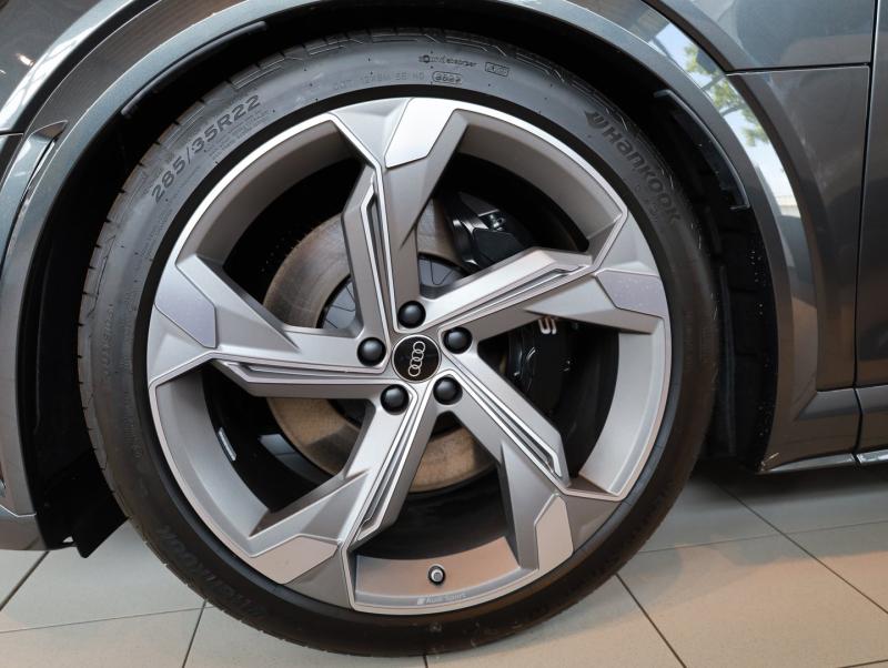 Audi SQ8 e-tron quattro