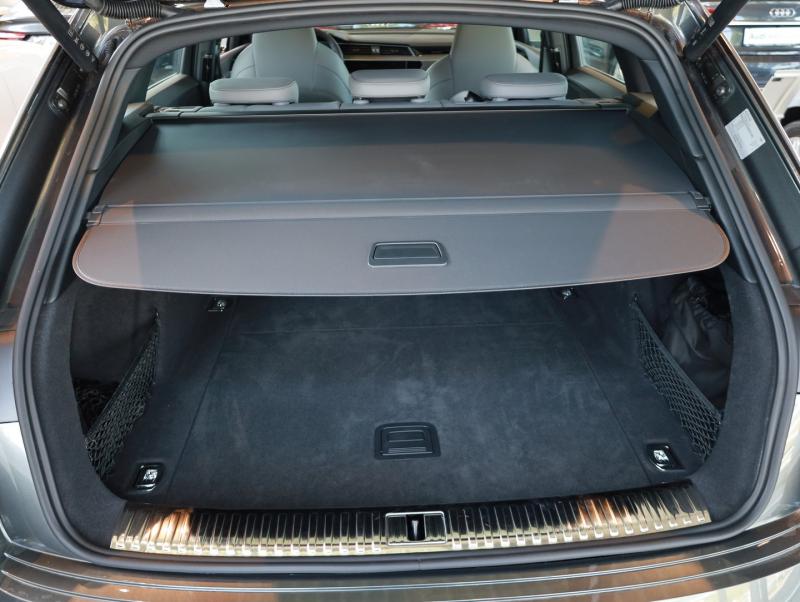 Audi SQ8 e-tron quattro